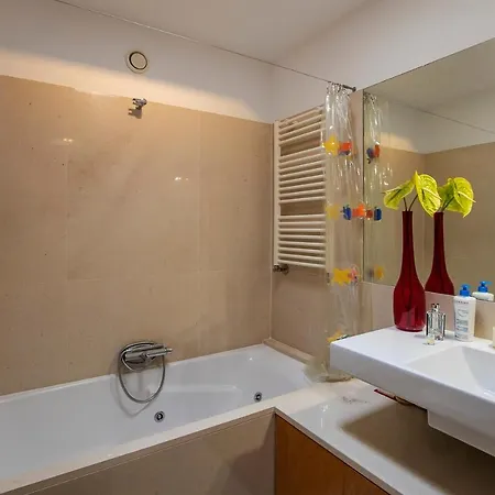 Moderna Casa De Ferias Com Piscina Privada
